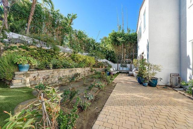 Building Photo - 2903 Rancho Cortes