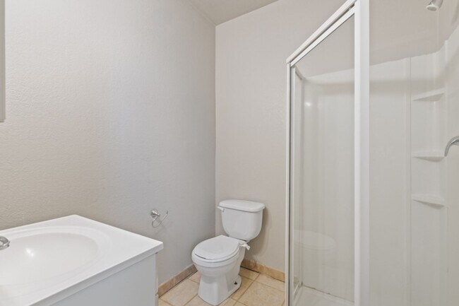 Building Photo - Close to UNR and Downtown!