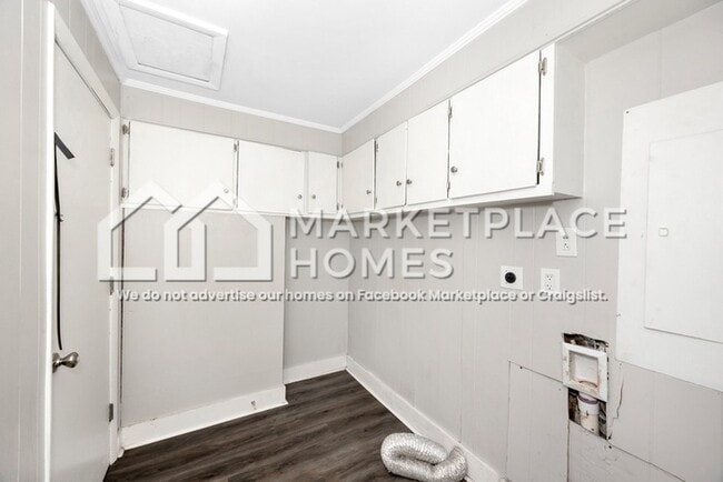 Building Photo - 104 Edinburgh Dr