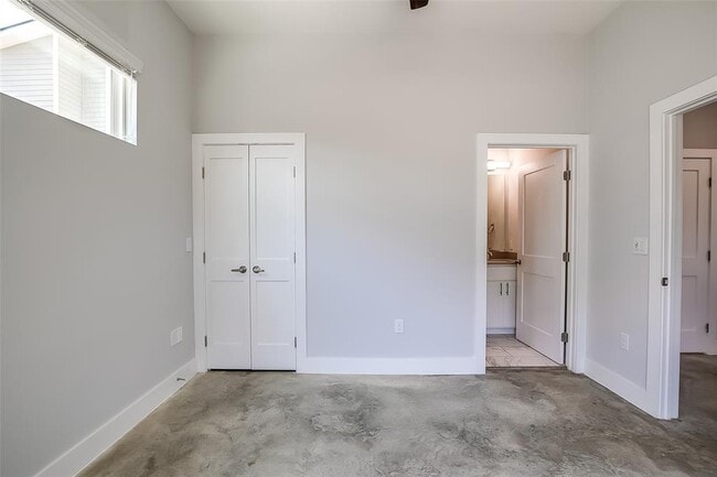 Building Photo - 6303 Santos St