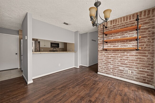 Building Photo - 10318 Buffalo Bend Dr