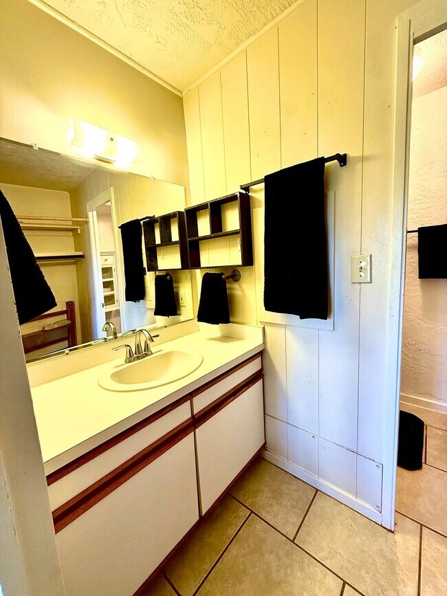 Building Photo - Prince Kuhio