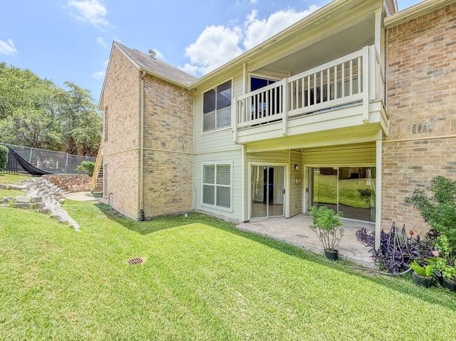Building Photo - 2450 Wickersham Ln