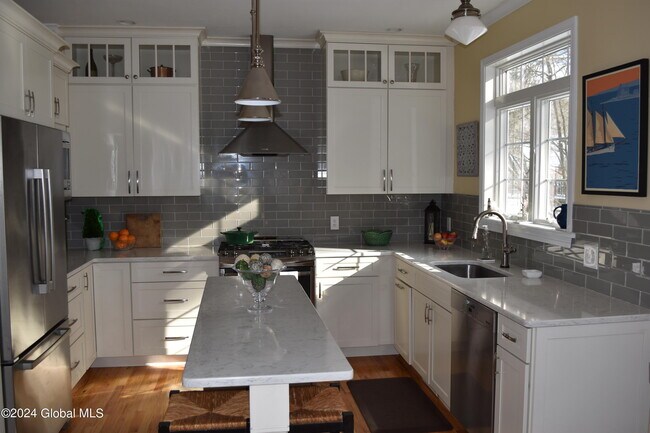 Building Photo - 63 Hearthstone Dr