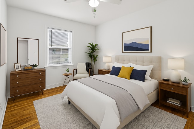 Building Photo - 3 Bedrooms 1.5 Bathrooms Recently Renovated