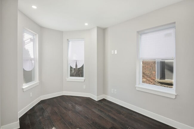 Building Photo - Modern Brewerytown Home