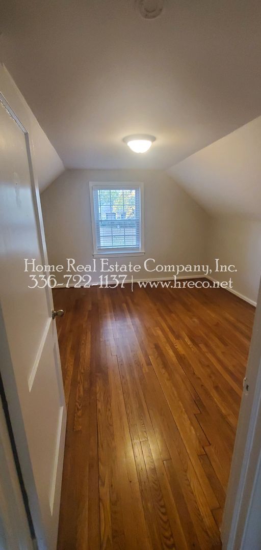 Building Photo - 520 Lester Ln