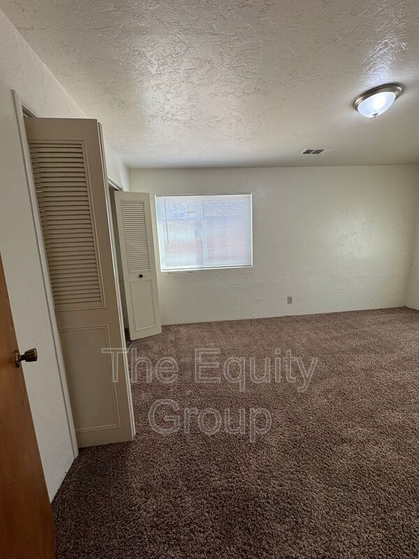 Building Photo - 850 E Merritt Ave