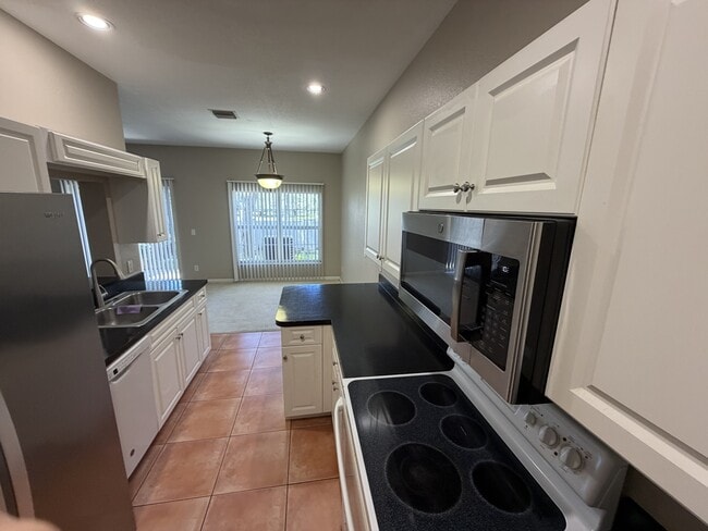 Building Photo - 7970 Evelyn Ct