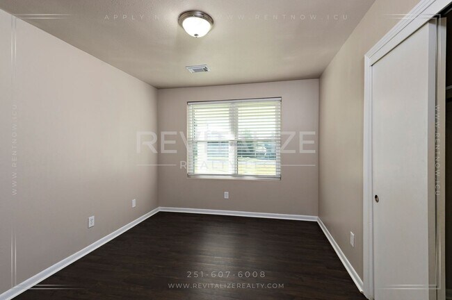 Building Photo - Beautifully Updated 4-Bedroom Home in West Mobile!