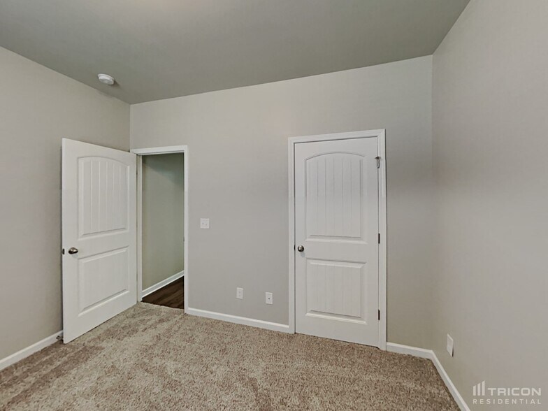 Building Photo - 631 Prominence Rd