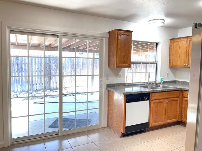 Building Photo - Spacious Four Bedroom Two Bathroom home for lease in San Bernardino, CA $3,175