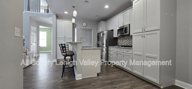 Building Photo - 4413 Stole Rd