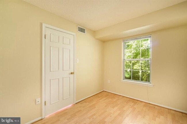 Building Photo - 7717 Inversham Dr
