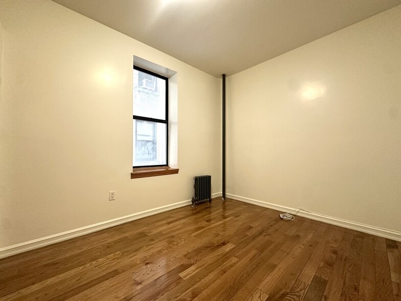 Building Photo - 610 W 150th St