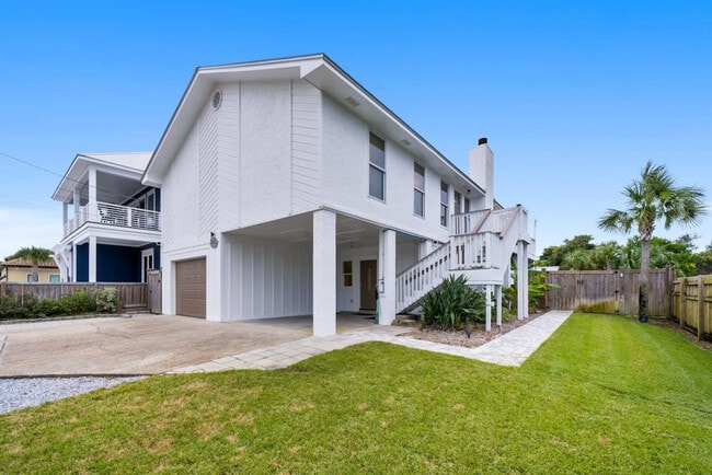 Building Photo - 501 Dolphin St