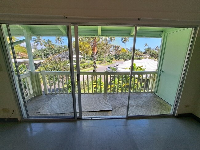 Building Photo - Large Studio w/Lanai