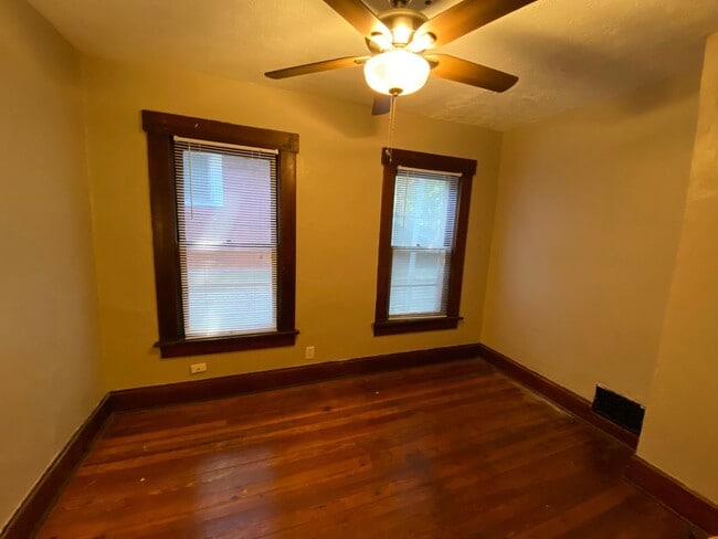 Building Photo - E Maynard Ave 215-217 YBR