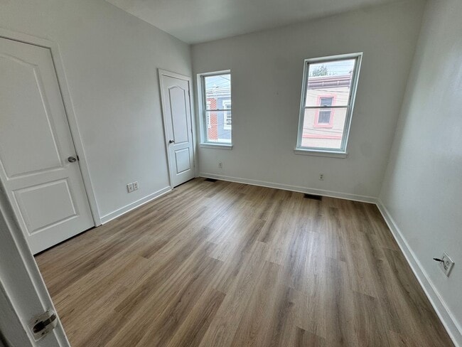Building Photo - 1238 W Firth St
