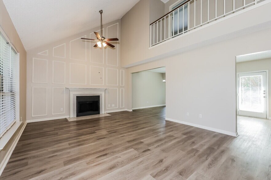 Building Photo - 4117 Mediterranean Dr
