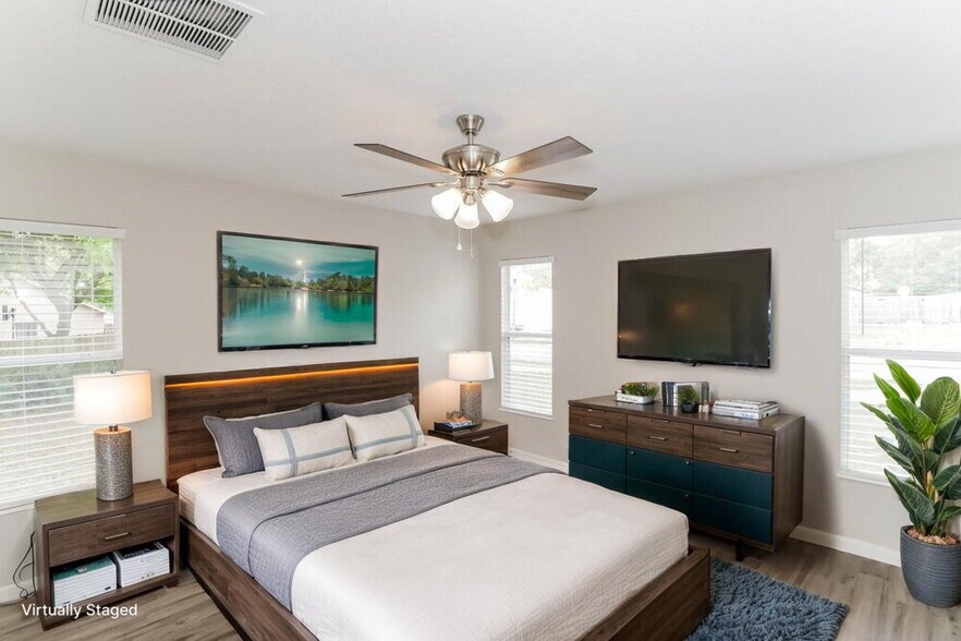 Building Photo - 2213 Merry Rd