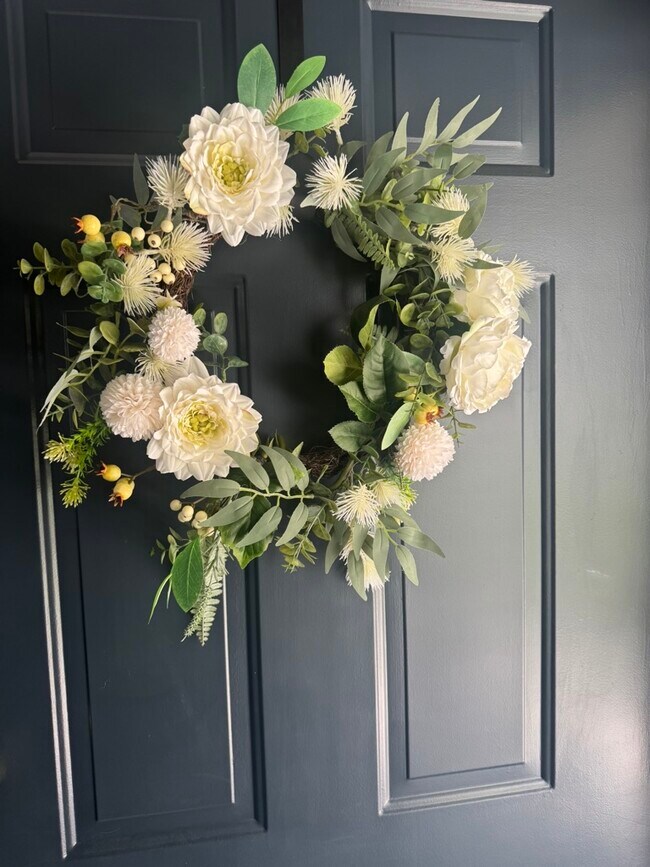 Building Photo - 61 Southgate Course