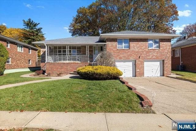 Primary Photo - 255 Forest Rd