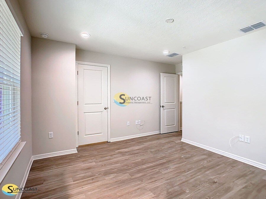 Building Photo - 3821 SW 43rd Ct