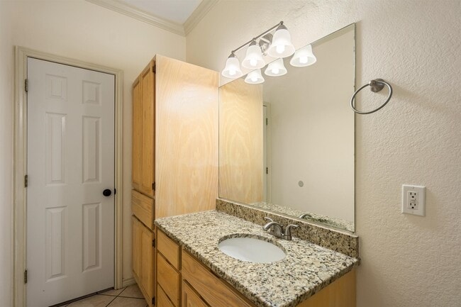 Building Photo - 117 White Feather Trail