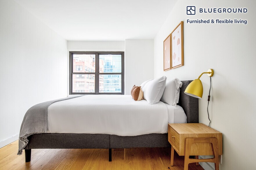 Building Photo - 279 E 44th St