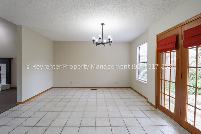 Building Photo - Recently Updated 3 Bed 2.5 Bath in Bixby - Move in Ready!