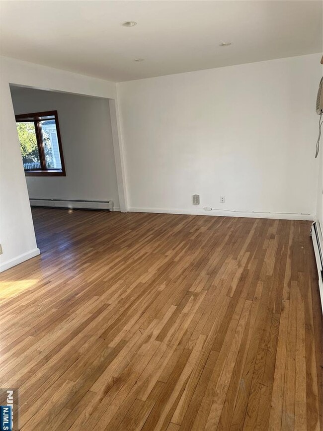 Building Photo - 679 Midwood Rd