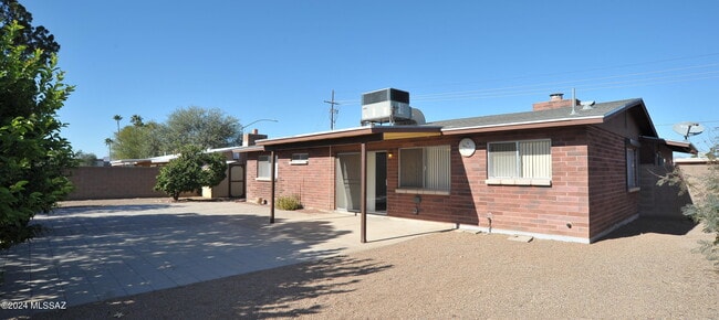 Building Photo - 3777 W Horizon Hills Dr