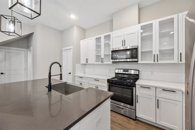 Building Photo - 8451 Berry Brush Ln