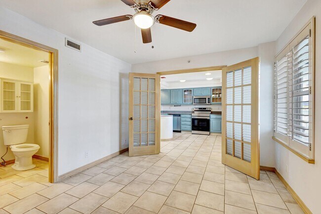 Building Photo - 3901 S Flagler Dr