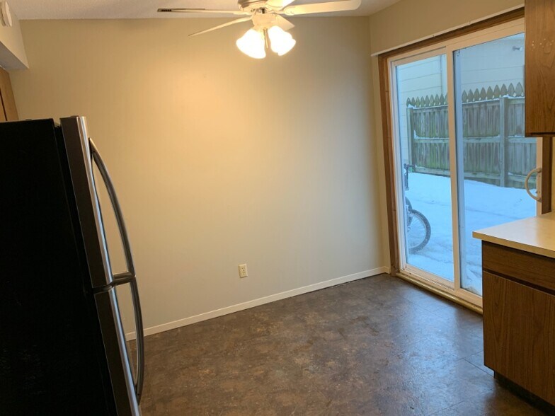 Building Photo - 203 E Wilson St