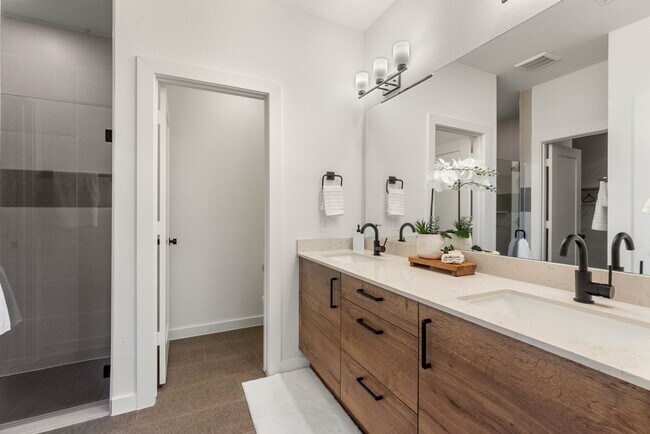 Building Photo - Elevated Living in Sundera at River Ranch | 4 Weeks Free