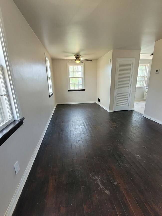 Building Photo - 3 bedroom house York