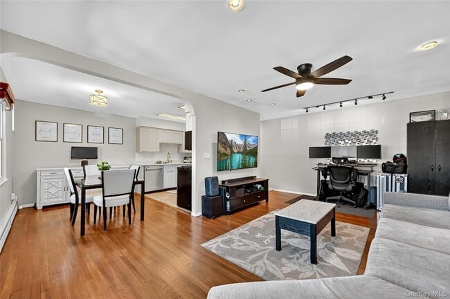 Building Photo - 16 Roundtree Cir