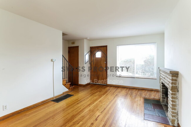 Building Photo - 4185 Indianola Ave