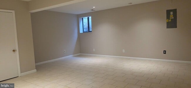 Building Photo - 5870 Chipwood Ct