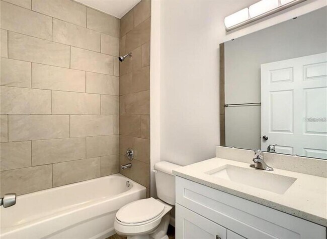 Building Photo - 17000 SW 41st Ct