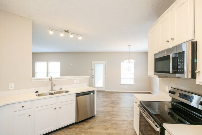 Building Photo - 8636 Wheatfield Dr