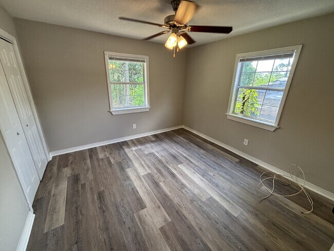 Building Photo - Stylish Renovated 3-Bedroom Gem in Prime Tallahassee – Near Downtown!
