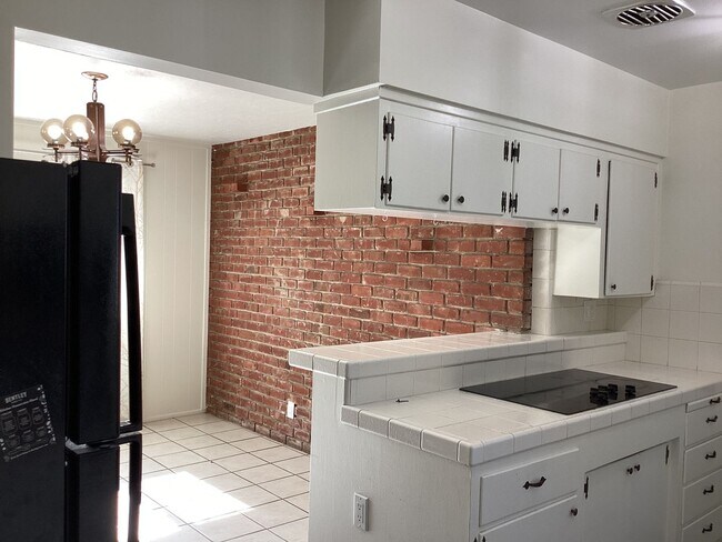 Building Photo - 4648 N 6th St