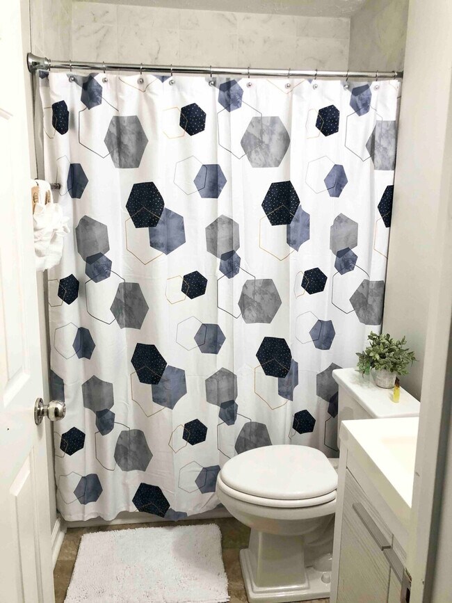 Building Photo - 2495 Danver Ln