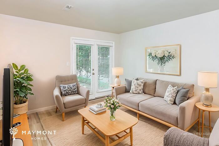 Building Photo - 701 N Poplar St