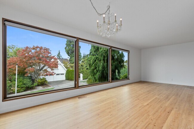 Building Photo - 4Bd/3Ba Seattle House