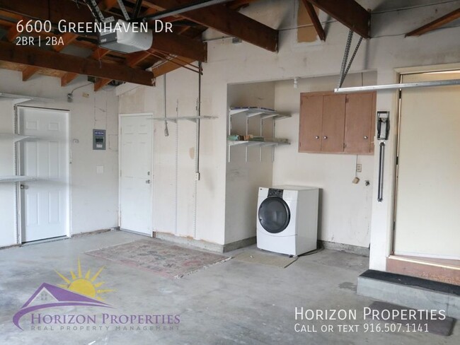 Building Photo - Cozy 2 Bed 2 Bath 1,864sqft Duplex in Gree...