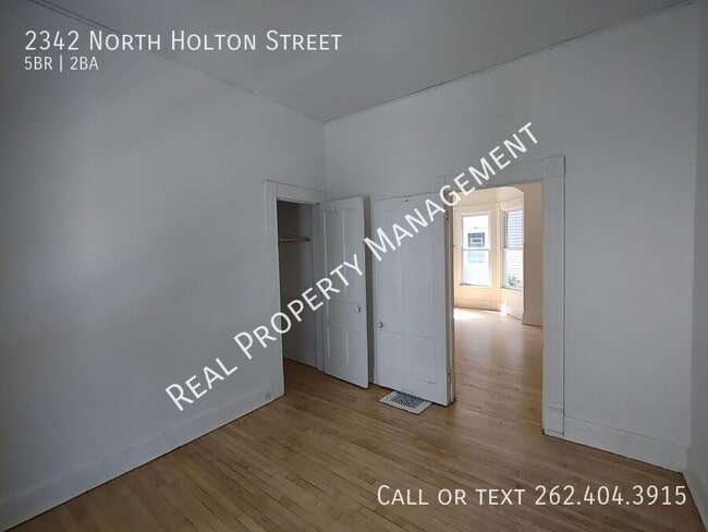 Building Photo - 2342 N Holton St